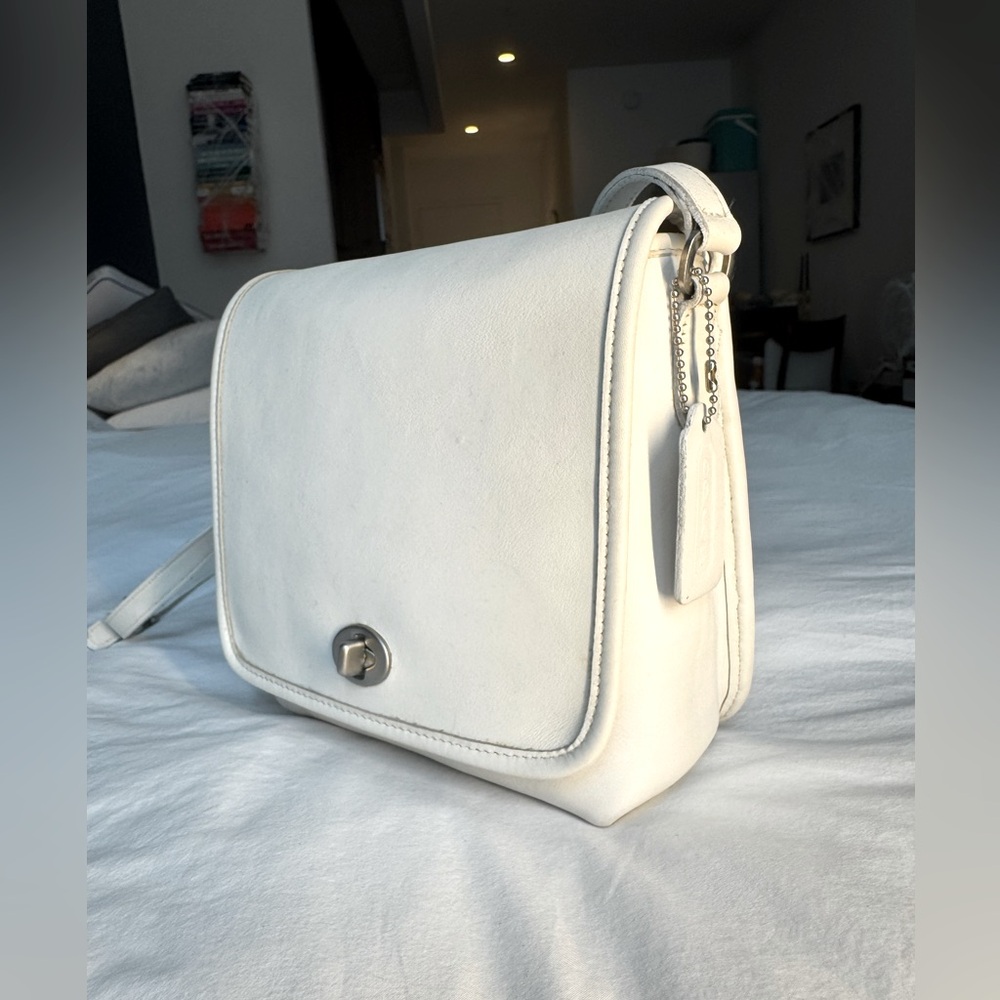Vintage Coach Companion Flap Bag - # 9076 (Ivory)
